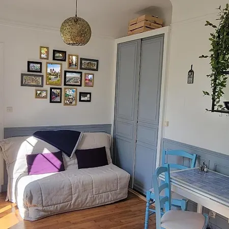 Apartment Lovely Bright With Great Transport Access *